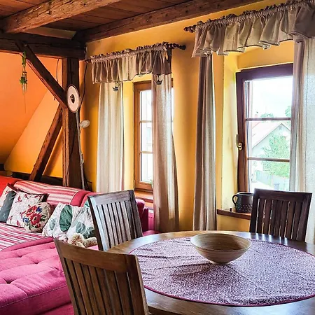 Appartement In The Blooming Garden - Yellow *