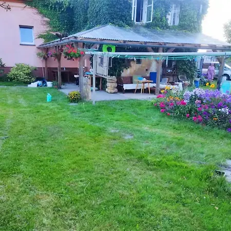 Appartement In The Blooming Garden - Yellow *